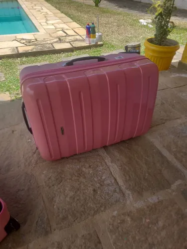 Vendo duas malas em perfeito estado.