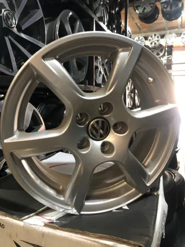 Rodas de liga leve originais VW polo aro 15 