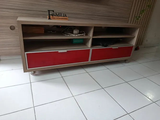 Rack com gaveta de vidro 