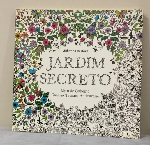 Livro Jardim Secreto Livro de Colorir e Caça ao Tesouro Antiestresse Johanna Basford