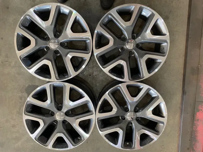 Jogo de rodas aro 18 Jeep Compass, commander renegade e Fiat toro