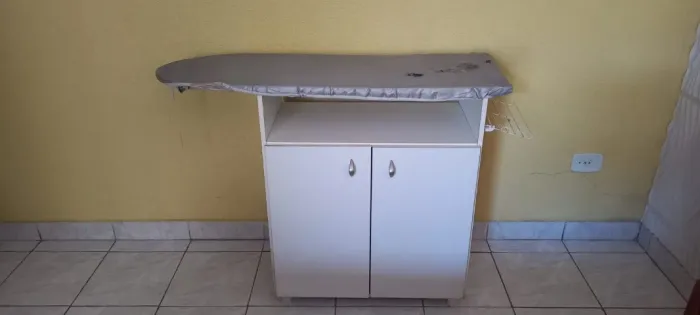 Mesa de passar roupa 