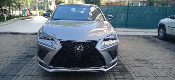 Toyota - Lexus NX 300 F-Sport 2017/18 .