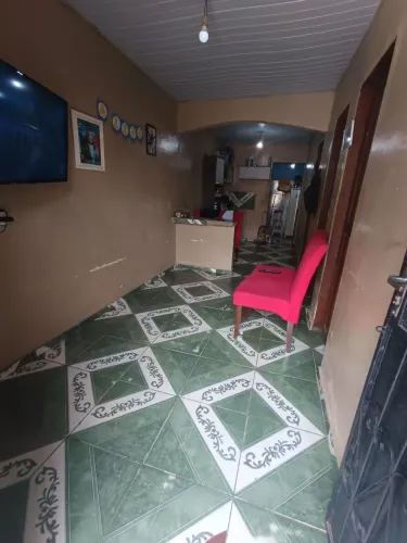 //Casa com 2 Qrts e garagem próxima ao Shopping Via Norte