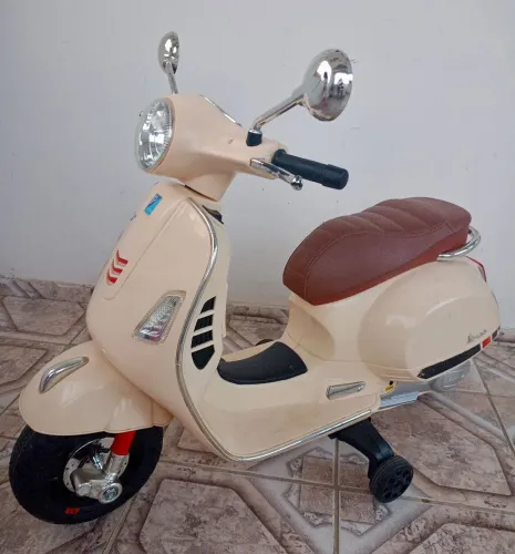 Moto Elétrica 6v Infantil Scooter Vespa<br>