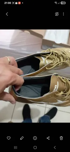 CHUTEIRA MIZUNO MORELIA N°43 DOURADA