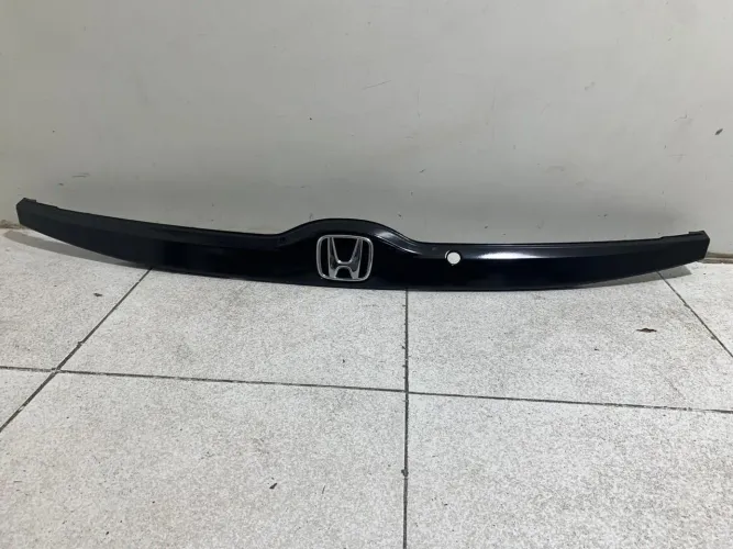 Aplique tampa traseira Honda Fit 2015/2021