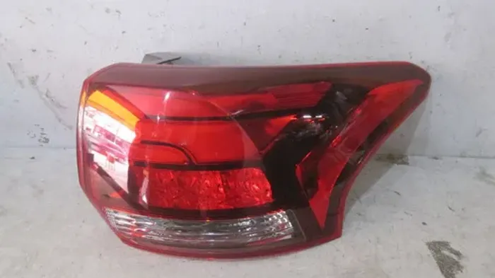 Lanterna Mitsubishi Outlander 2014 2015 22082062