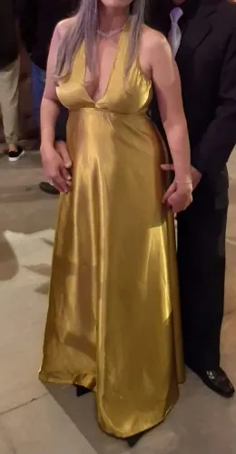 Vestido Longo Dourado Elegante Cetim. Tamanho G