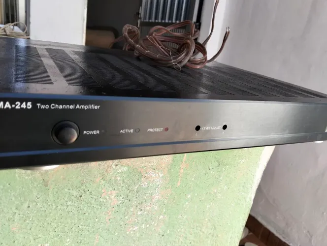 Processador de distribuição de áudio profissional Crestron modelo ma - 245 pesasado