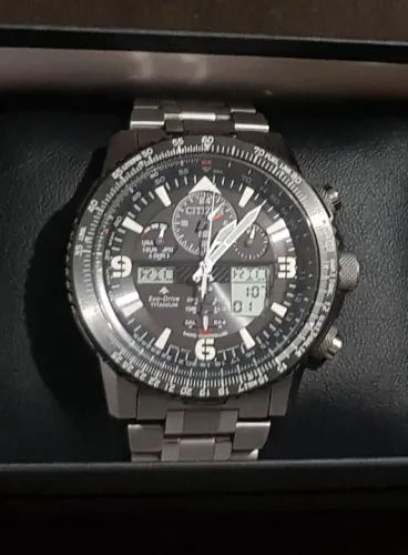 Relógio Citizen Eco-Drive Skyhawk JY8108-53E Radio Controlado Titanium