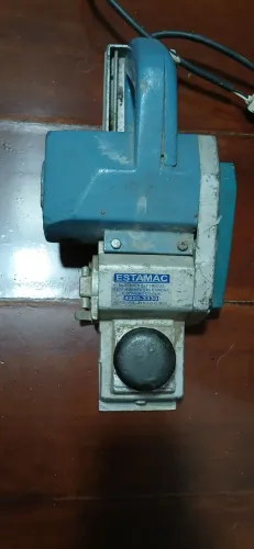 Plaina Makita profissional
