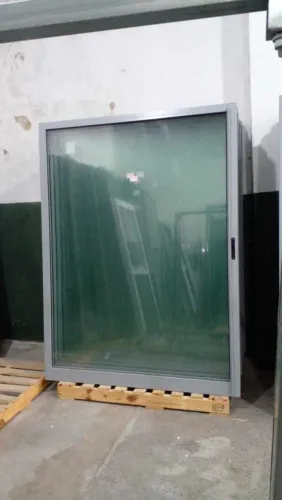 Porta balcão panorâmica Linha Gold vidro laminados de 12mm acústica