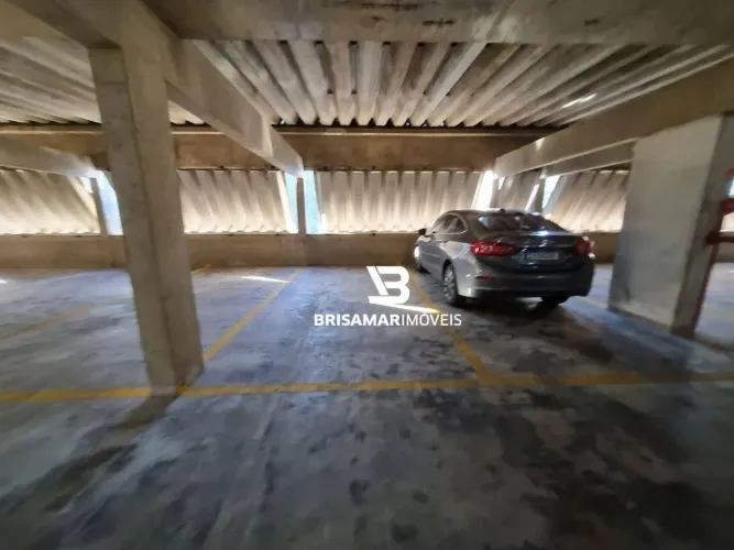PITANGUEIRAS- BOX DE GARAGEM AO LADO DO BANCO SANTANDER
