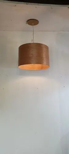 Luminária em madeira cedro medida 030 cm diâmetro 020cm altura 