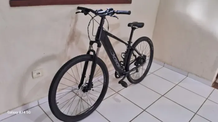 E-Bike elétrica OGGI Big Wheel 8.0