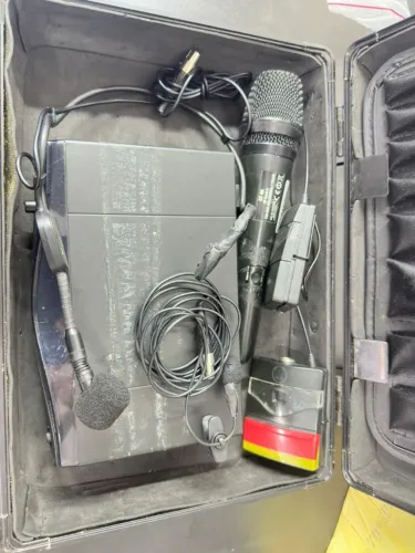 Microfone akg sr45 - Auricular * Acompanha um mic bastão com mau contato e um Lapela
