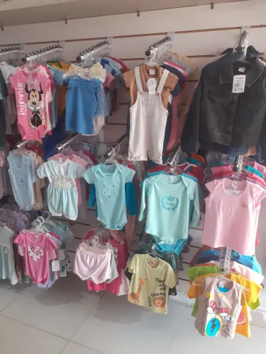 Vendo roupas de criança