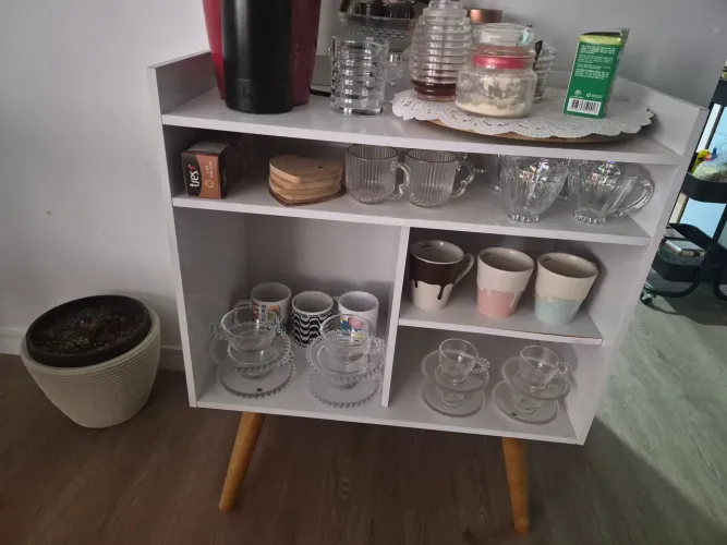Móvel para cantinho do café em perfeito estado