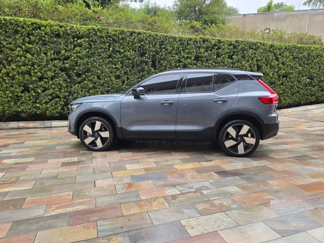 Volvo XC40 Twin Ultimate (elétrico) 2023