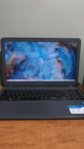  notebook samsung da linha essentials,processador Intel core i3, tela 15,6 . 