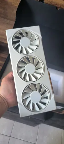 RX 9060XT XFX White Edition 16GB OC