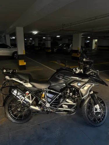 BMW GS 1250 triple black