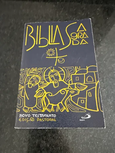 Bíblia sagrada edição pastoral novo testamento