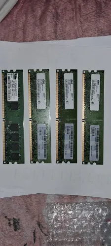 4 pentes de memória 1gb PC2-5300u 2rx8