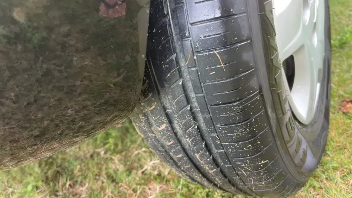 Vendo 4 pneus Aro 13 175/75 completo com as jantes do corsa