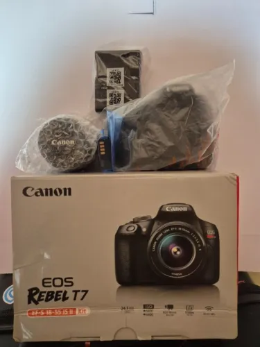 Canon EOS Rebel T7