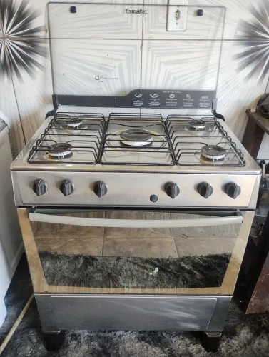 Vendo fogão semi novo
