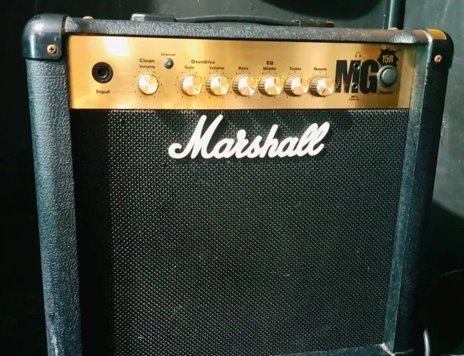  Amplificador Marshall MG15 