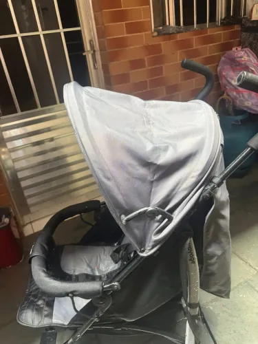 Carrinho de bebê voyagem