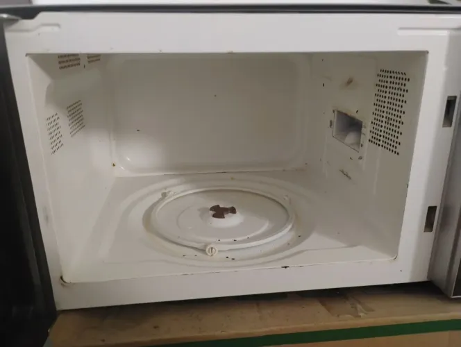 Vendo microondas semi novo precisa de manutenção