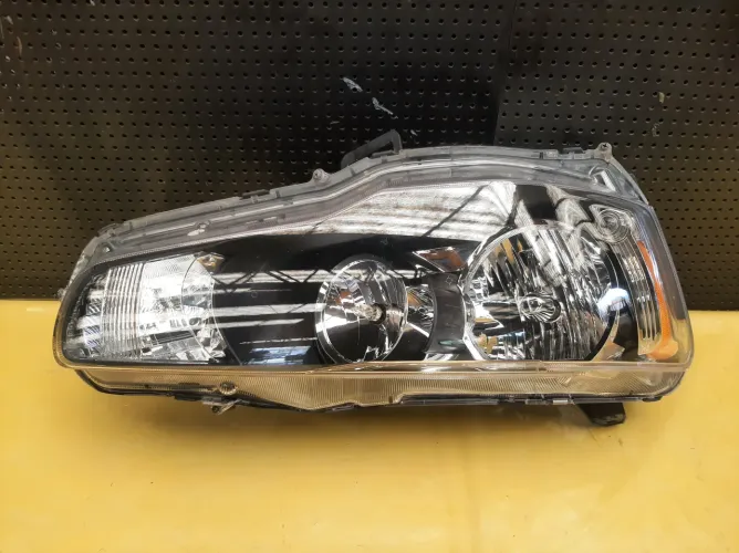 Farol Lado Direito Mitsubishi Lancer 2019 Leia