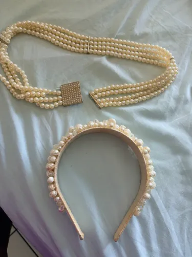 Tiara e cinto de pérola 