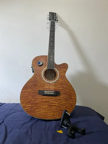 Violão Seminovo, semi elétrico, violão de aço, perfeito estado!