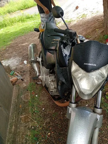 Honda Cb300r de leilão SUCATA/troco em carro 