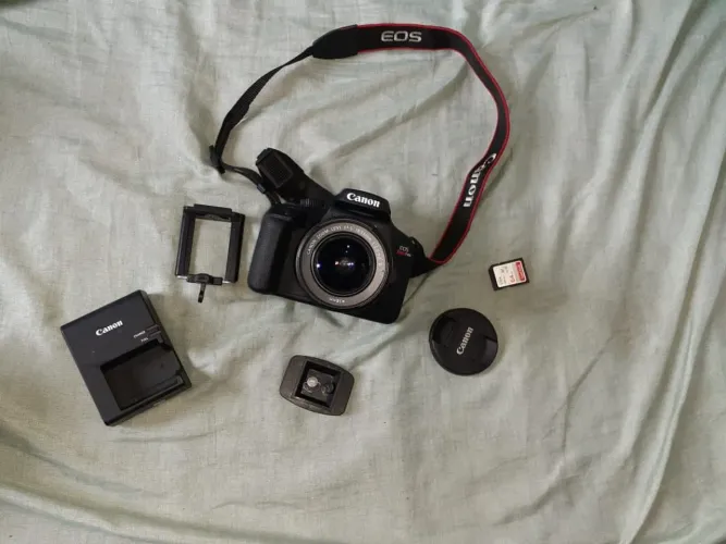 Canon Rebel T100