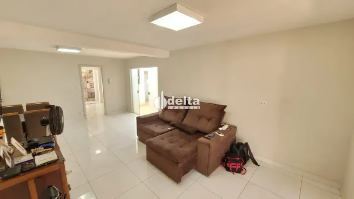 Casa disponível para venda no bairro Cidade Jardim em Uberlândia-MG