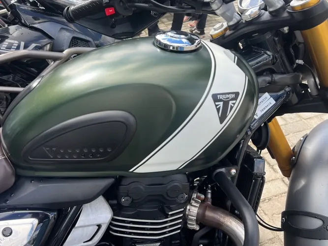 TRIUMPH SCRAMBLER 400 X