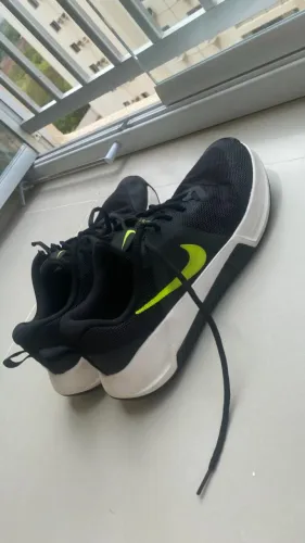 Tênis Nike MC Trainer 3 - nº [43] - preto e verde - seminovo