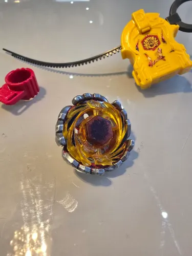 Beyblade cyclone herculeo original hasbro