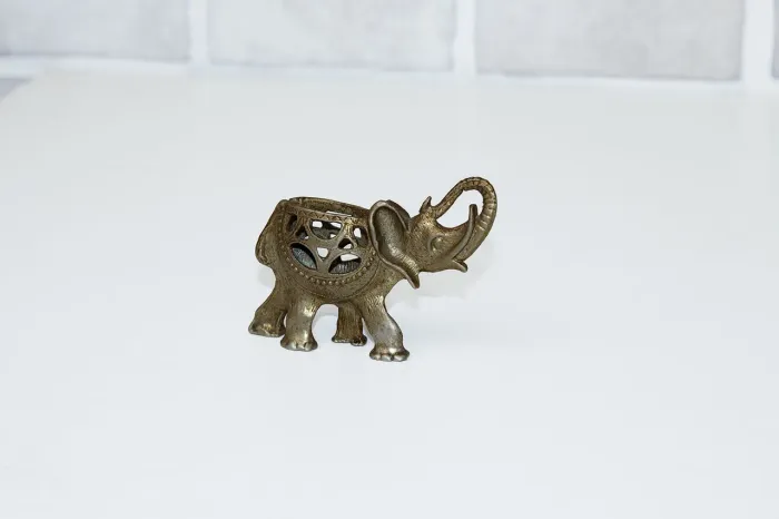 Elefante decorativo miniatura metal / ferro