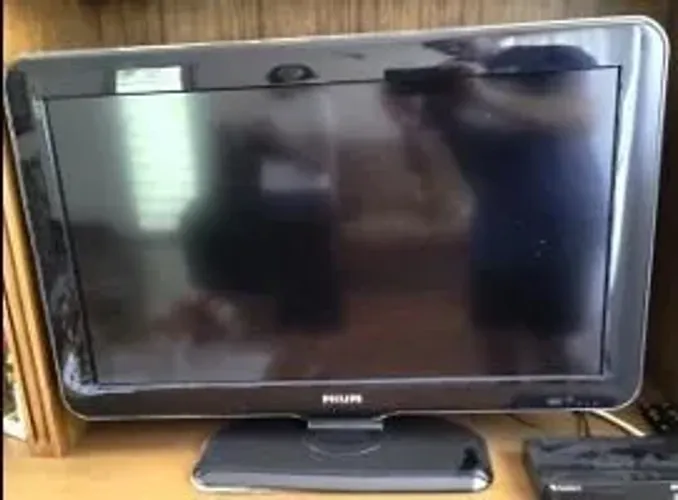 TV Philips 32 polegadas de mesa - Modelo PFL5604D/78