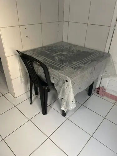 Mesa quadrada desmontável plástico 90x90