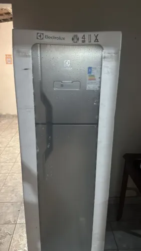 Geladeira Electrolux Frost Free 371 Litros Nunca utilizada