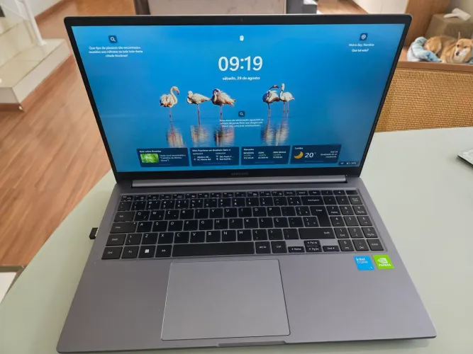 Galaxy Book 4 - 16gb de RAM - 512gb de Armazenamento e placa de vídeo dedicada