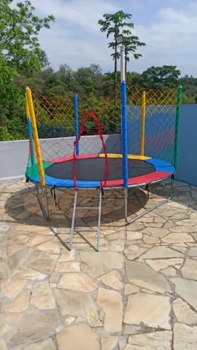 Alugo cama elástica 200 a diária mais frete, 2 dias valor promocional 350 mais frete.